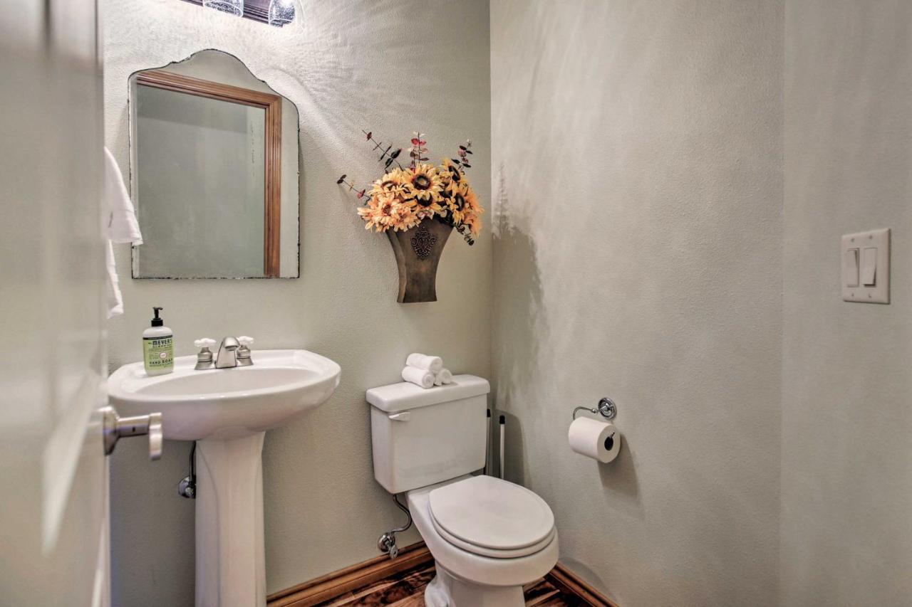 Polished Mcminnville House Less Than 2 Mi From Town! Extérieur photo